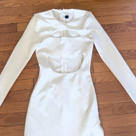 Maxi White LuxeDress Small, Cut Out w/ Split - Picture 4 of 4